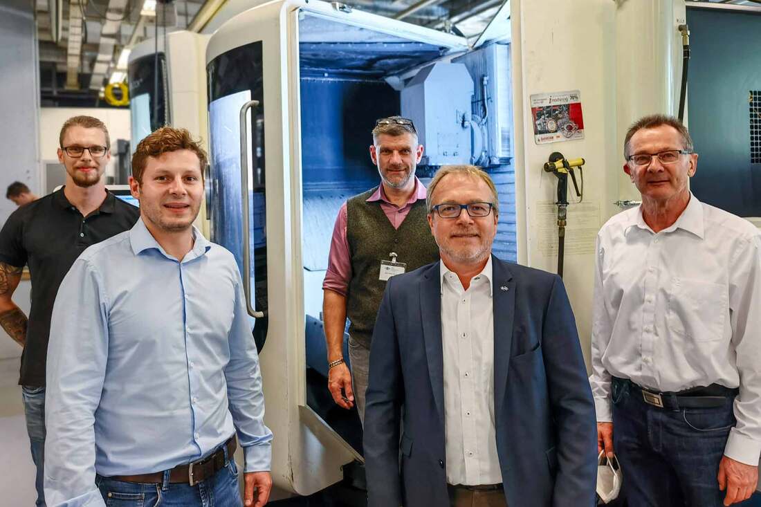 Successful cooperation, from left: Tizian Gühna, Dr Oliver Pecat (both MAPAL), Wulf Wagner (Product Manager Composite Technology at ERIKS Deutschland GmbH), Sven Frank and Dr Peter Müller-Hummel (both MAPAL).